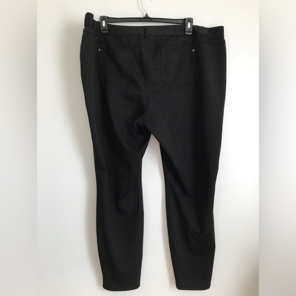 Black plus size Lycra knit jeggings - Picture 2 of 4